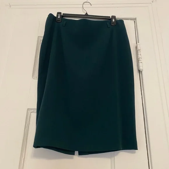 NWOT suit (Blazer and Skirt) size Eu 44/US 10 - Picture 4 of 11